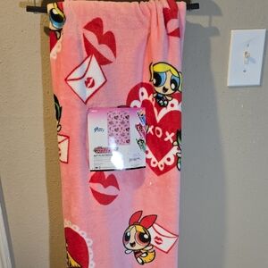POWERPUFF GIRLS VALENTINES DAY BLANKET NWT